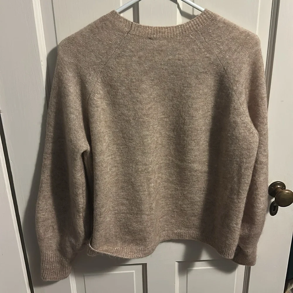 Sezane sweaters - Picture 4 of 4